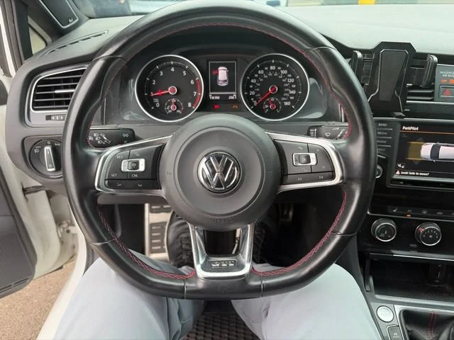Used 2016 Pure White Volkswagen S image 12