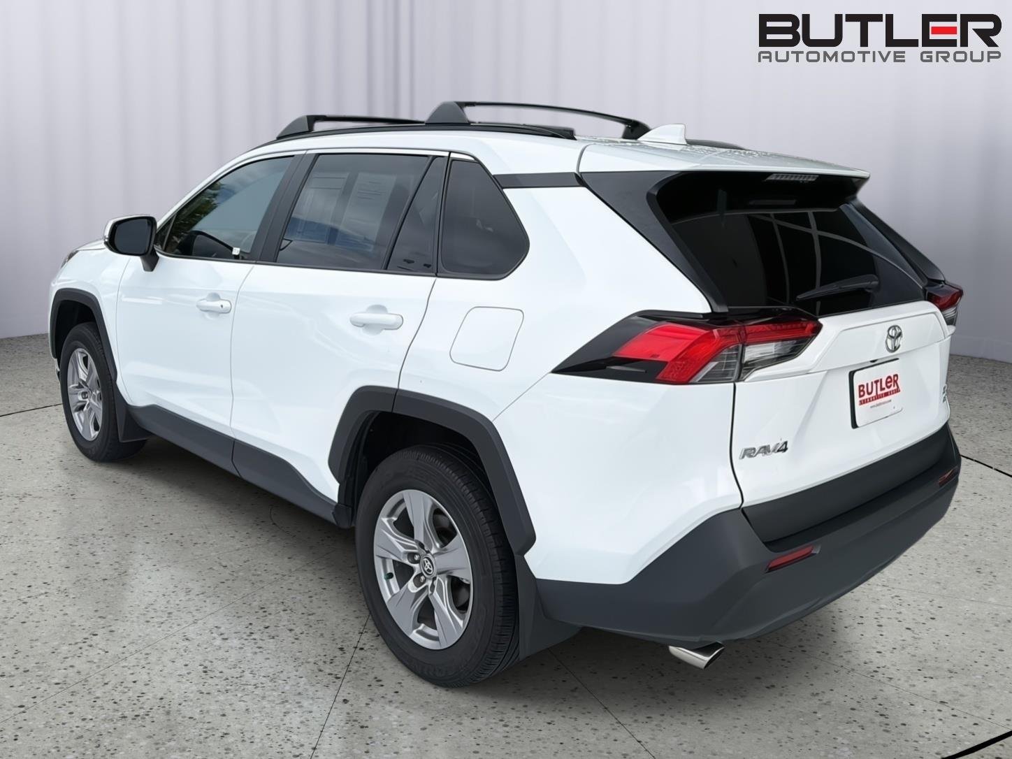 Used 2024 Ice Cap Toyota XLE image 4