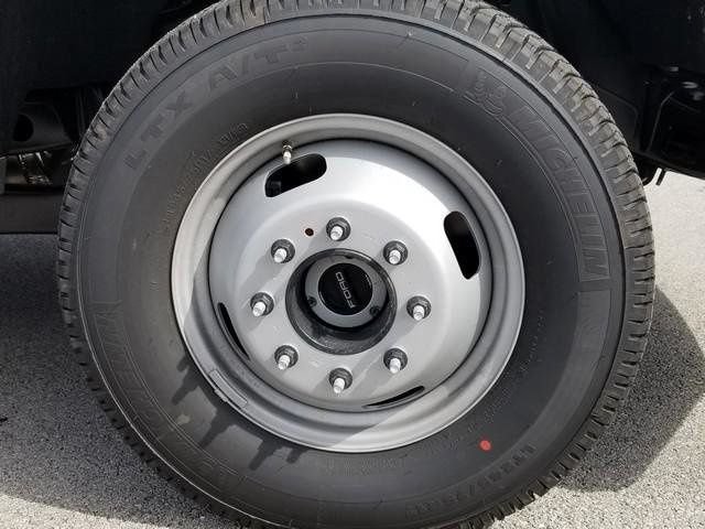 2025 Ford F-550 Super Duty Chassis Cab XL - Photo 28