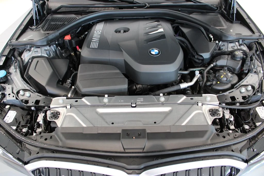 New 2026 Skyscraper Grey Metallic BMW 330i xDrive image 8