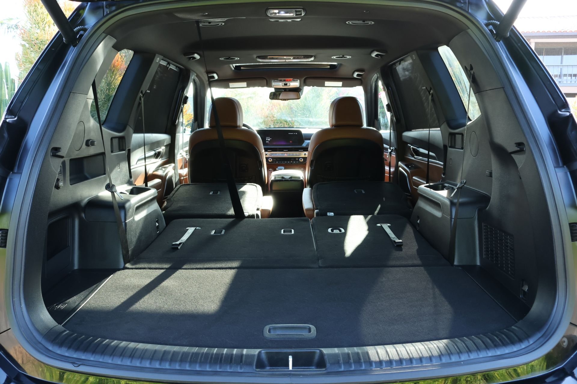 Used 2024 Black Kia EX X-Line image 25