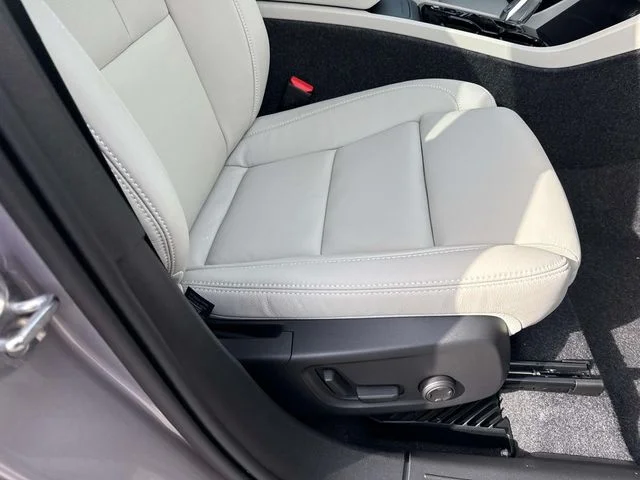 New 2026 Aurora Silver Volvo Ultra image 15
