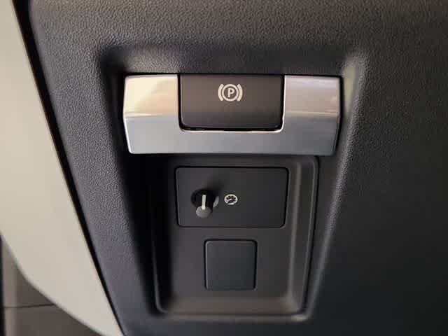 Used 2026 Santorini Black Metallic Land Rover S image 22