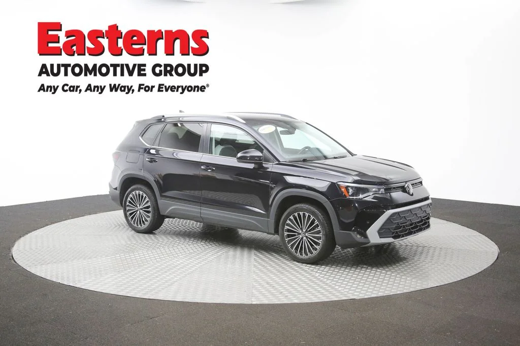 Used 2025 Black Volkswagen 1.5T SE image 43