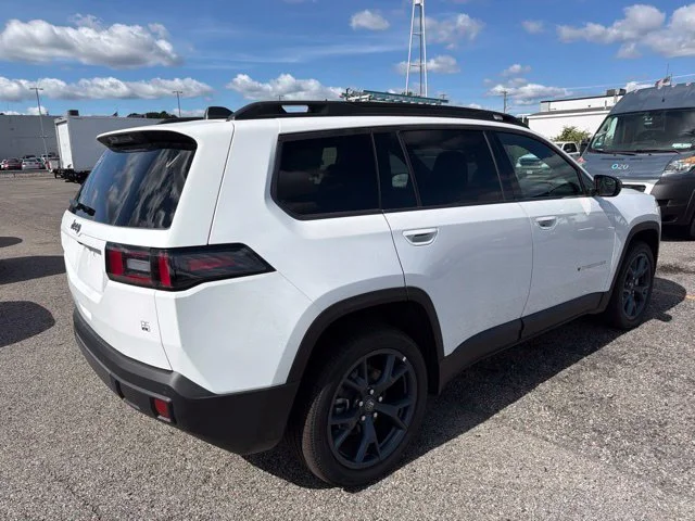 New 2026 White Jeep  image 3