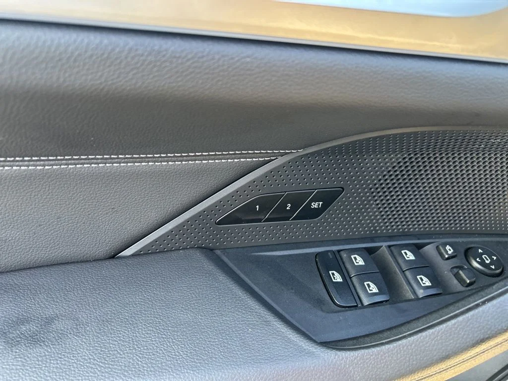 Used 2025 Gray BMW xDrive40 image 36