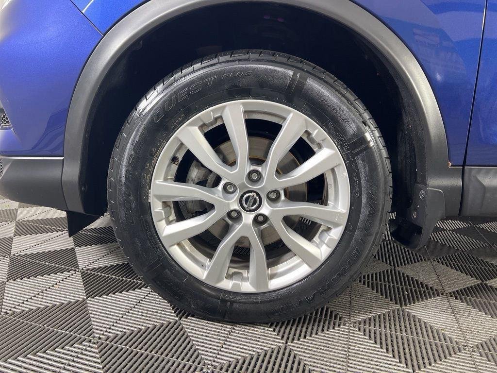 Used 2020 Caspian Blue Metallic Nissan S image 24