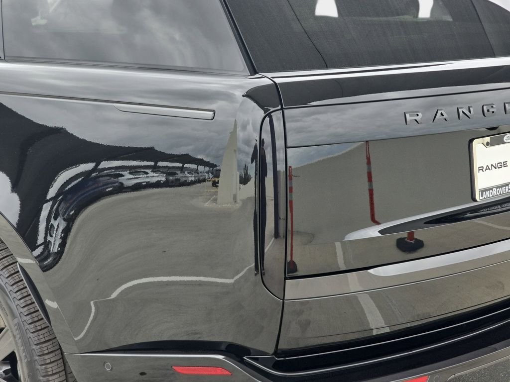 New 2026 Santorini Black Land Rover SE LWB image 37