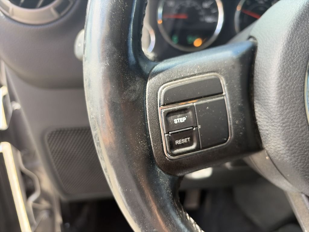 Used 2018 Gray Jeep Unlimited Sport image 18