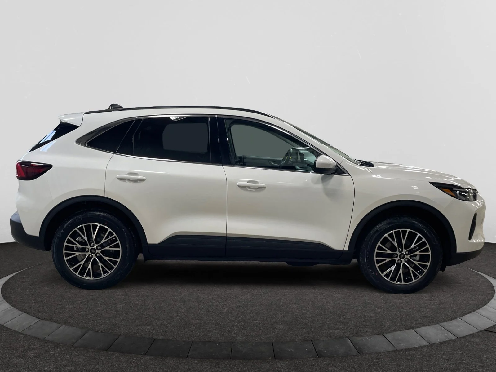 New 2026 Star White Metallic Tri-Coat Ford PHEV image 6