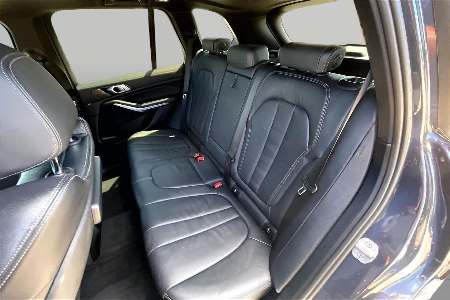 Used 2020 Arctic Gray Metallic BMW sDrive40i image 20