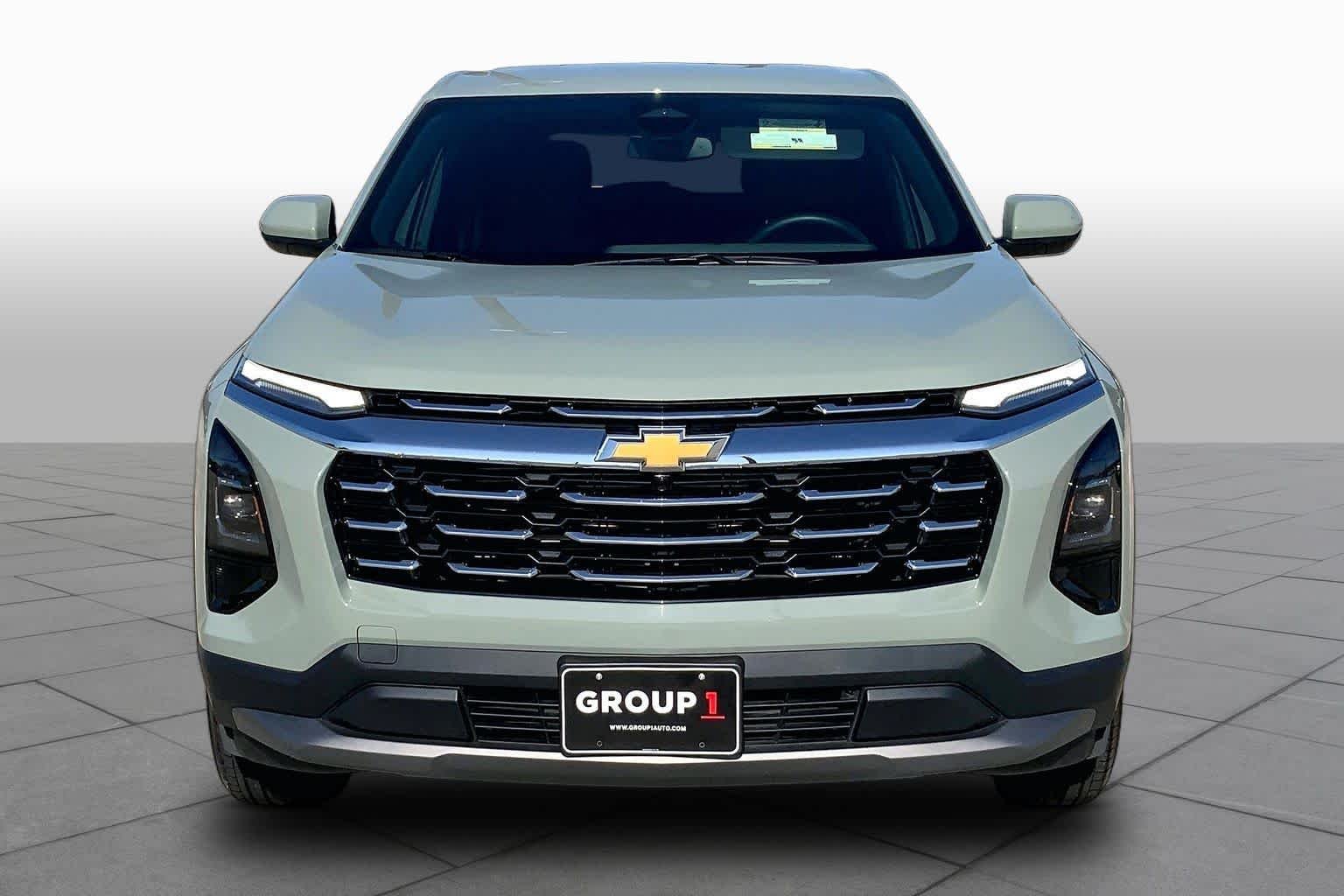 Used 2026 Cacti Green Chevrolet AWD LT image 4