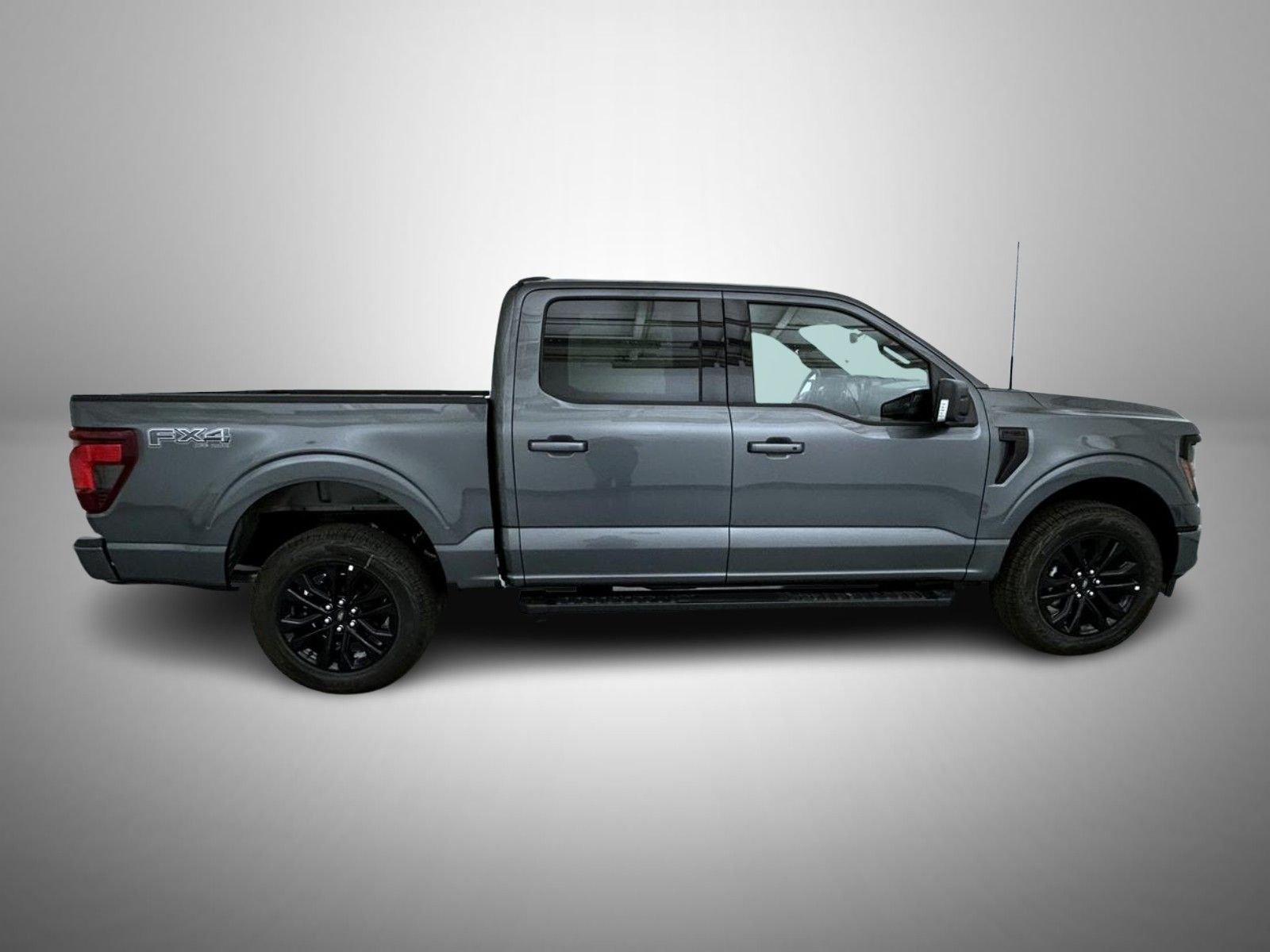 New 2026 Carbonized Gray Metallic Ford XLT image 4