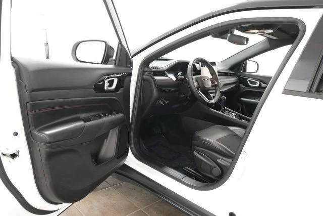Used 2024 White Jeep Trailhawk image 26