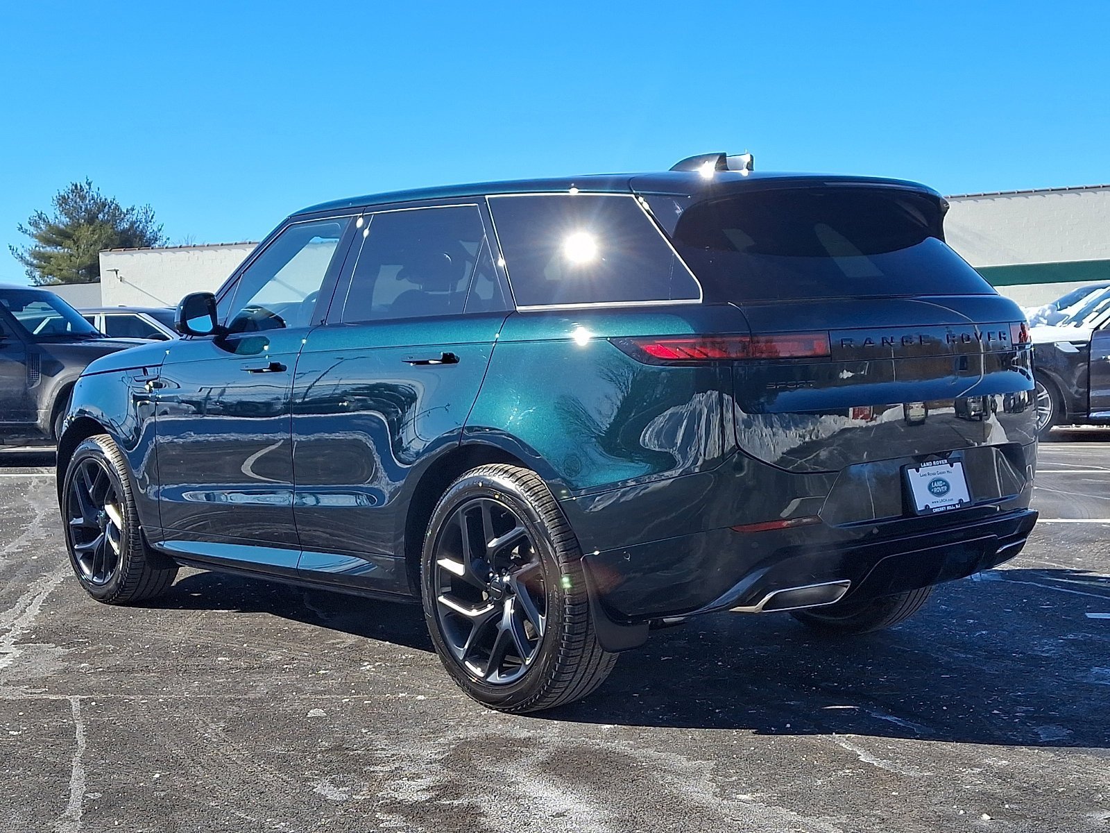 New 2026 British Racing Green LAND ROVER Dynamic SE image 4