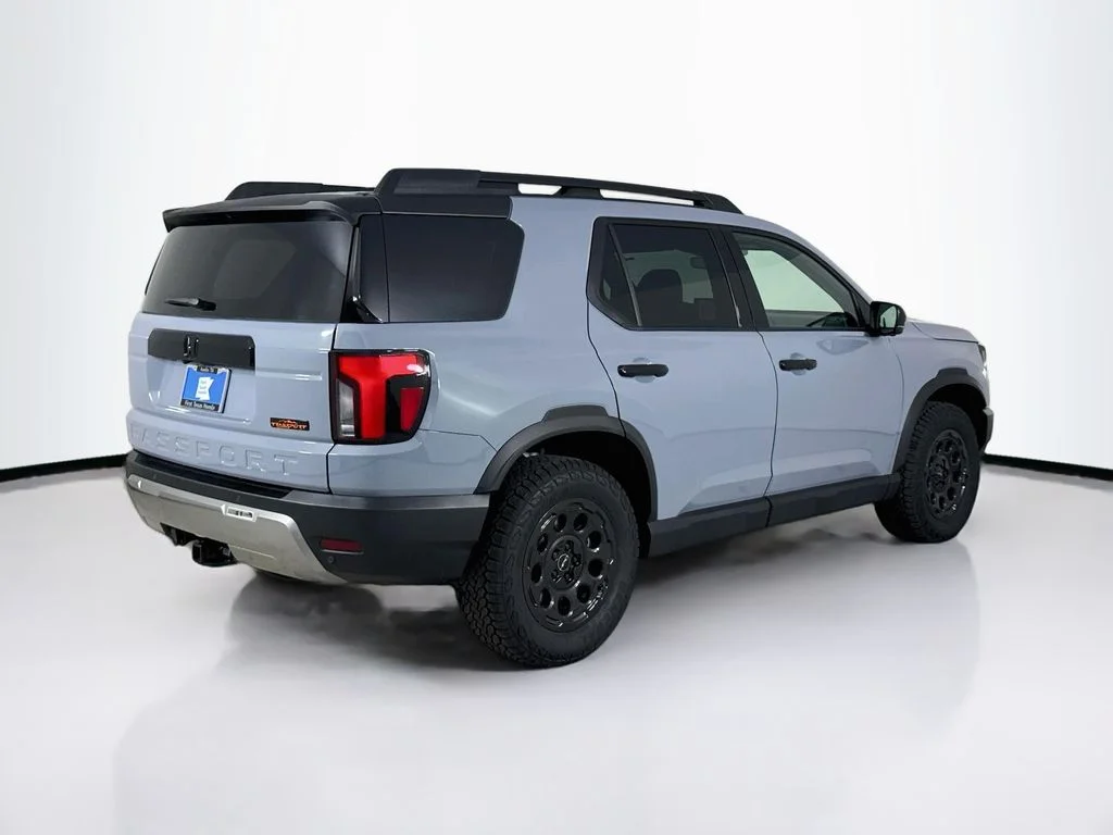 New 2026 Sonic Gray Pearl Honda TrailSport Elite Blackout image 8