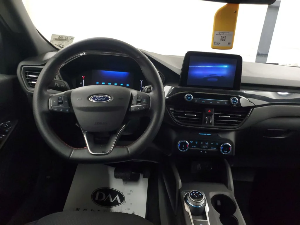 Used 2025 Agate Black Metallic Ford ST-Line image 7