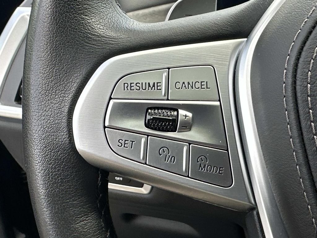 Used 2024 Black Sapphire Metallic BMW xDrive40i image 28