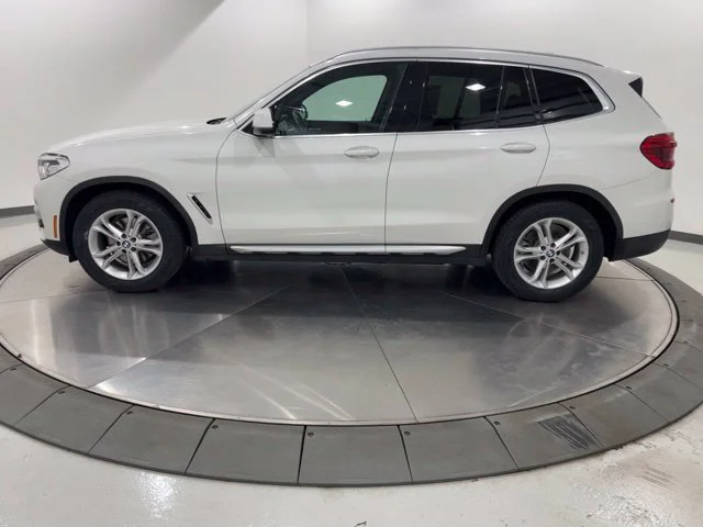 Used 2018 White BMW xDrive30i image 2