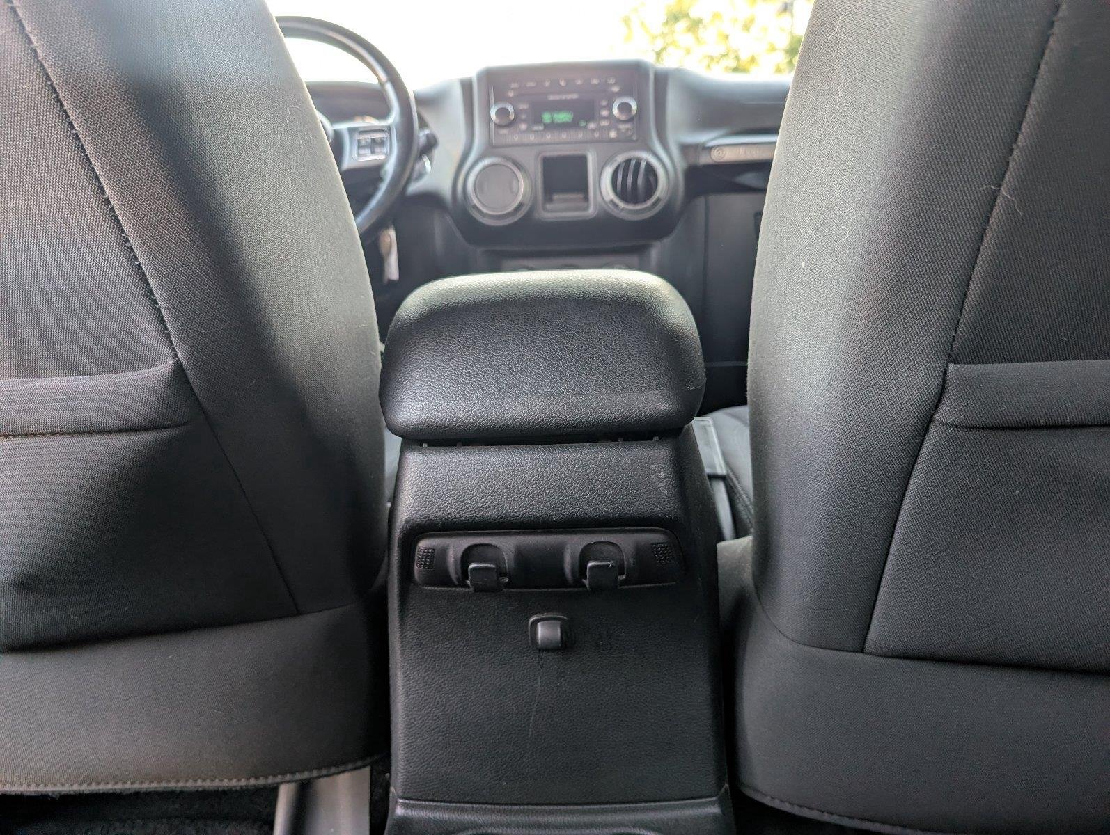 Used 2017 Chief Clearcoat Jeep Sport image 29