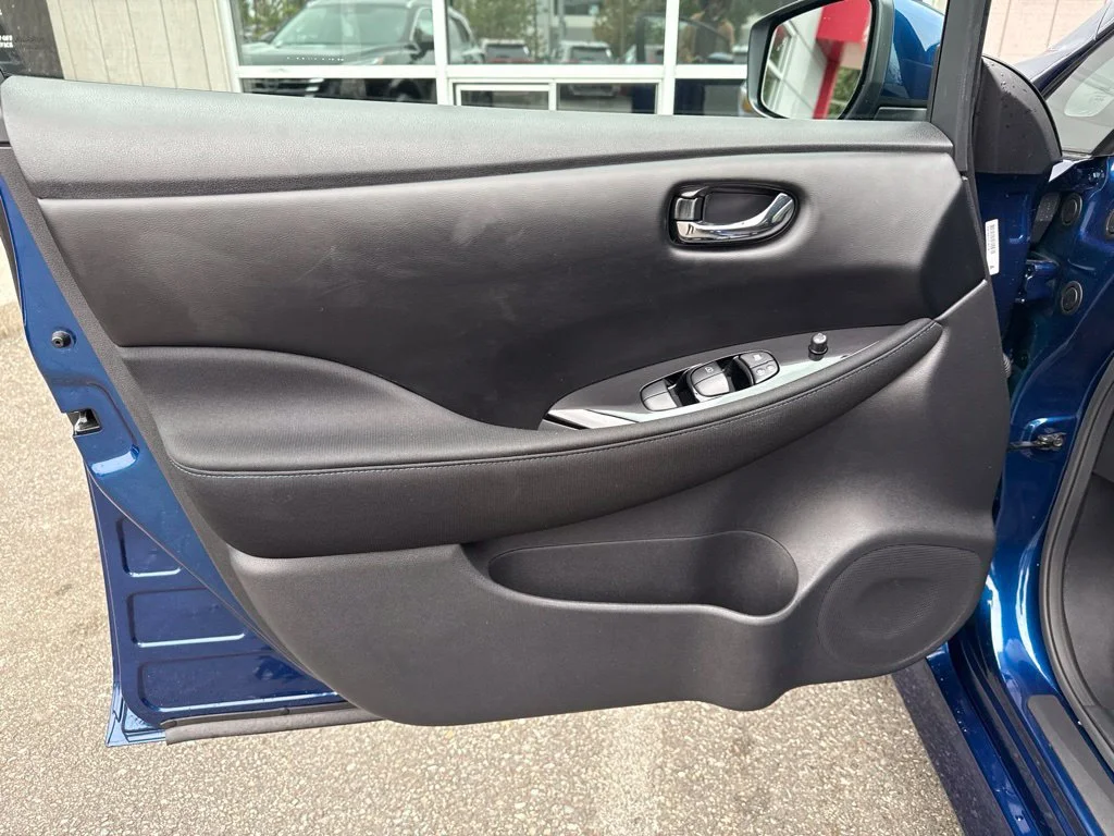 Used 2022 Deep Blue Pearl Nissan SV image 16