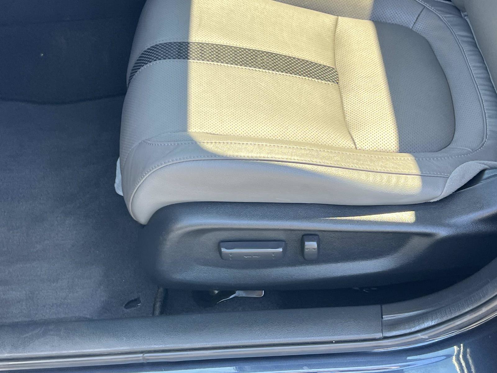 2021 Honda Civic EX-L - Photo 18