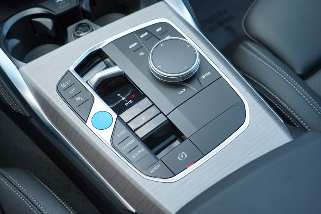 New 2026 Brooklyn Grey Metallic BMW xDrive40 image 18