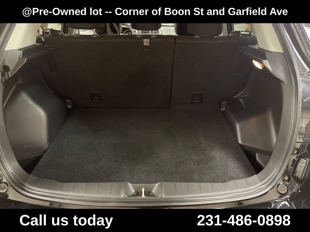 Used 2024  Mitsubishi  image 21