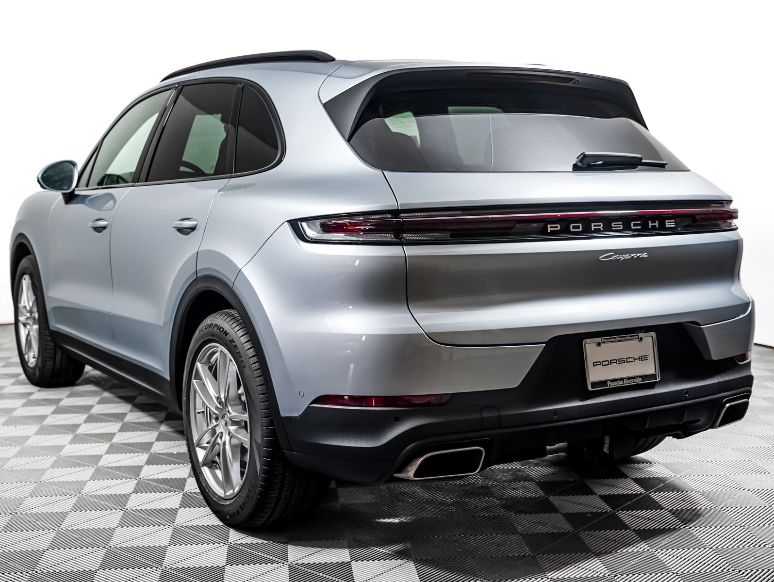 New 2026 DOLOMITE SILVER Porsche  image 3