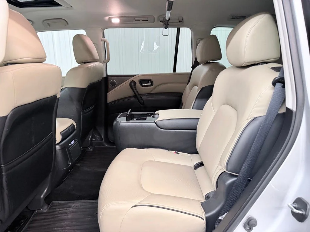 Used 2023 Silver INFINITI Premium Select image 24