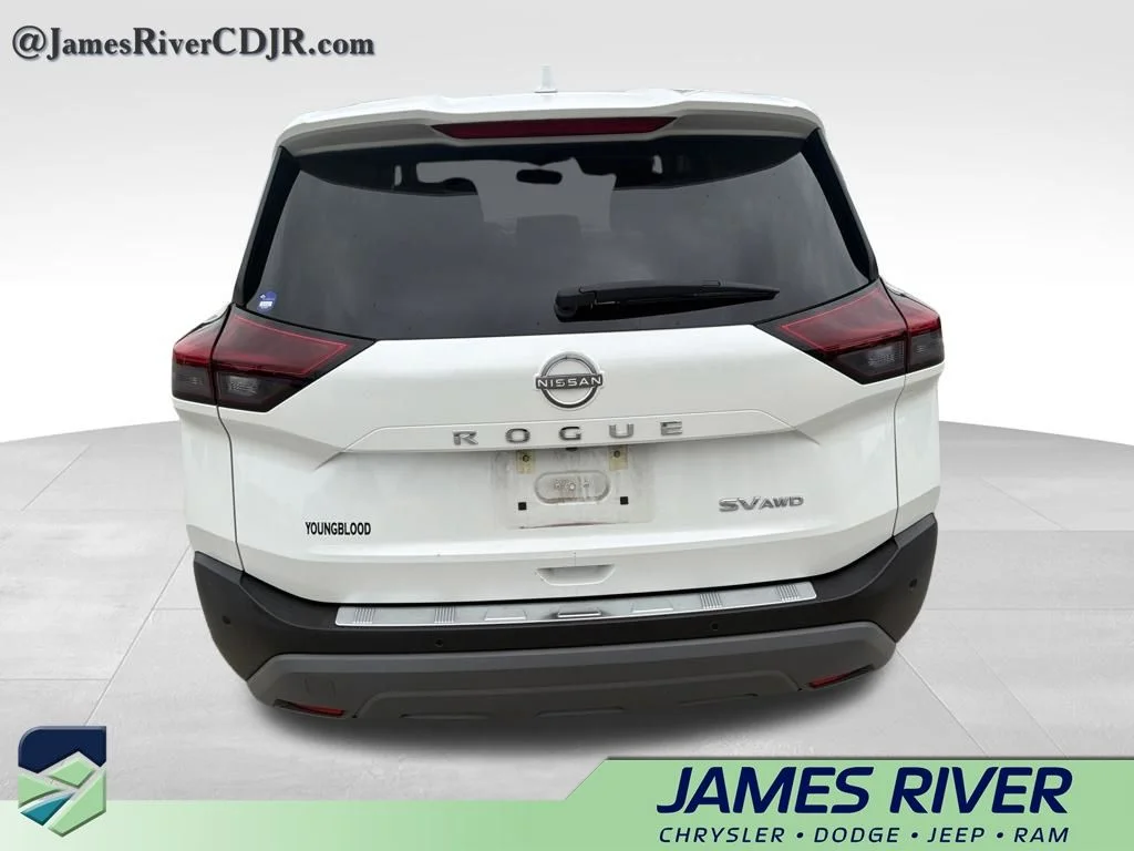 Used 2022 White Nissan SV image 7