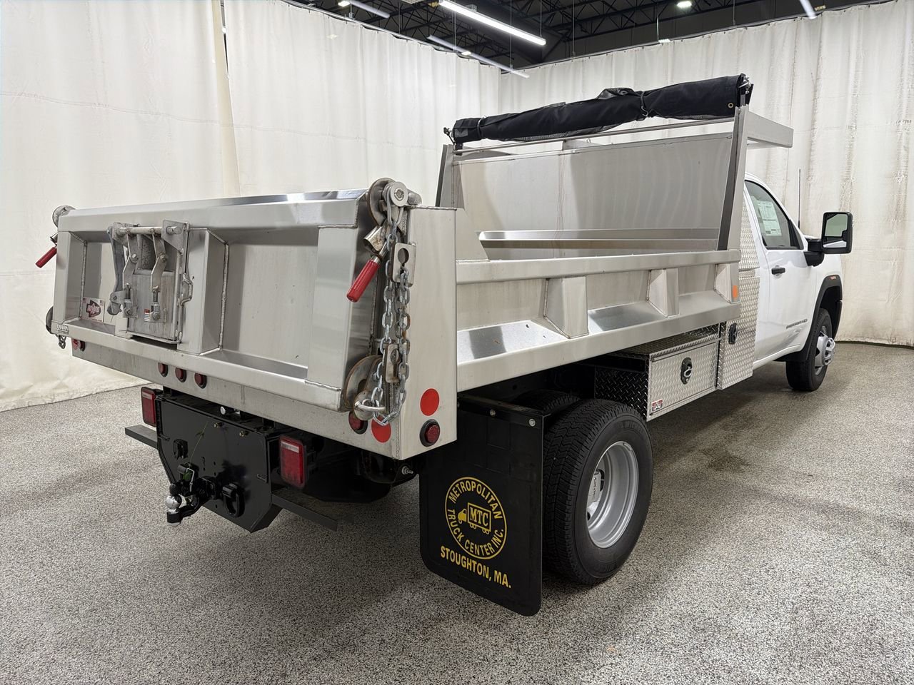 2026 GMC Sierra 3500 Chassis Cab Pro - Photo 8