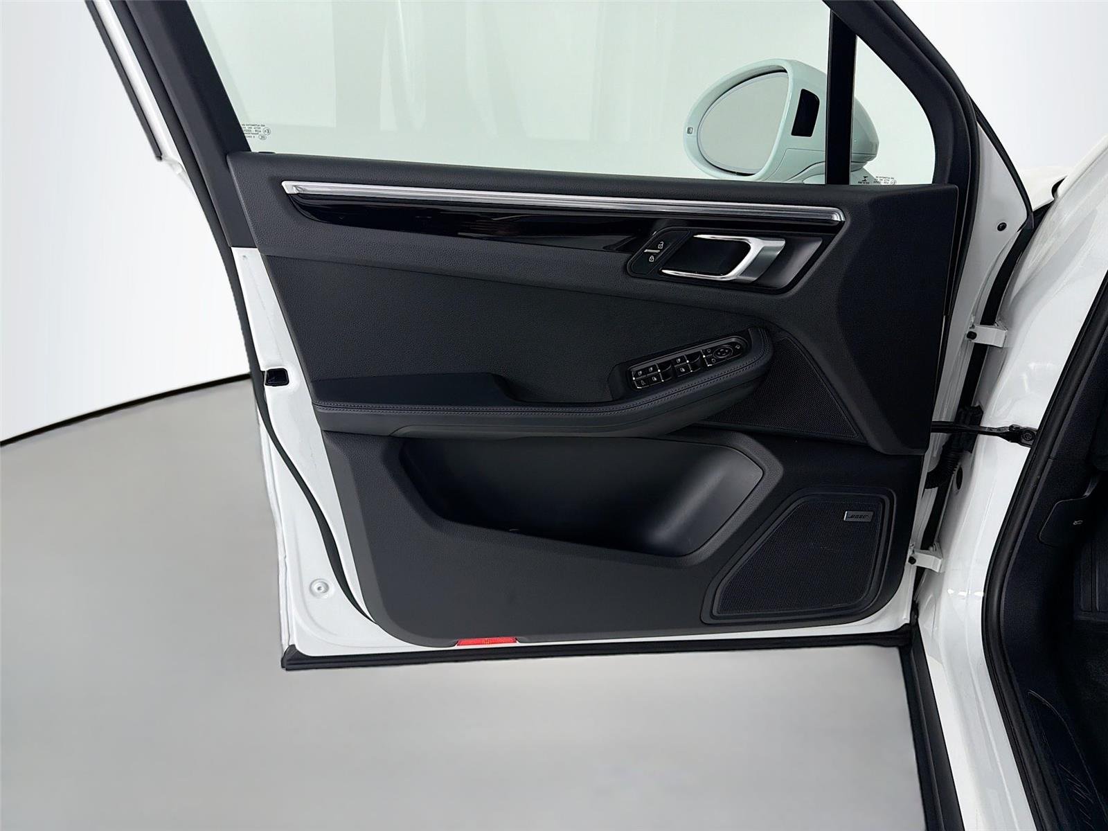 Used 2022 White Porsche  image 6