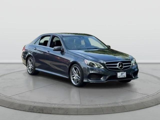 Used 2016 Black Mercedes-Benz E 400 image 1