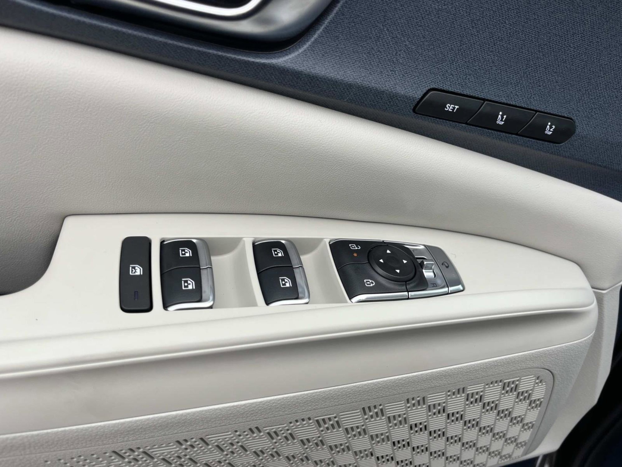 2026 Kia Carnival EX - Photo 25