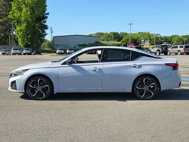 New 2026 Gray Nissan 2.5 SR image 2