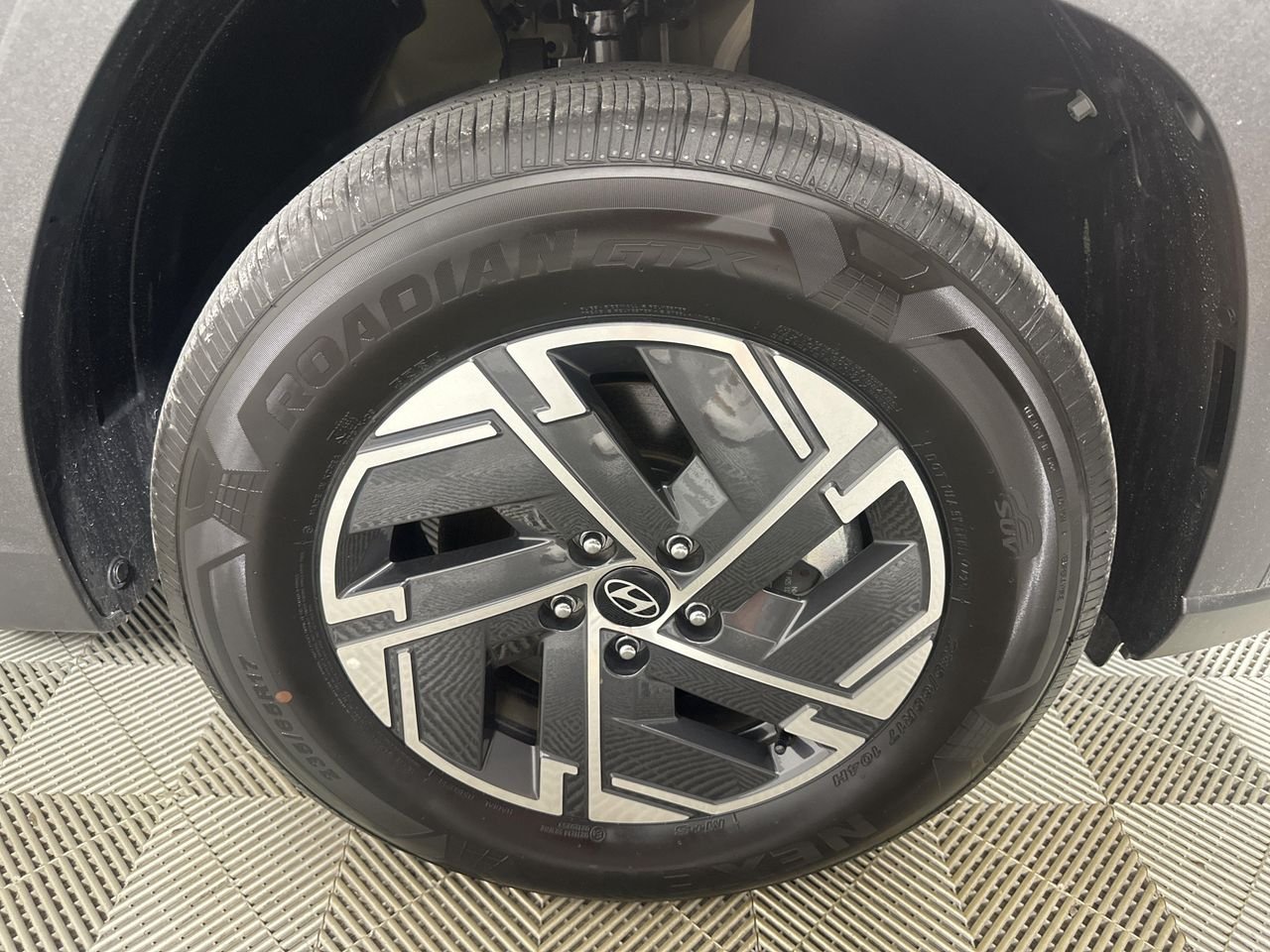 New 2026 Ash Black Hyundai Blue SE image 25