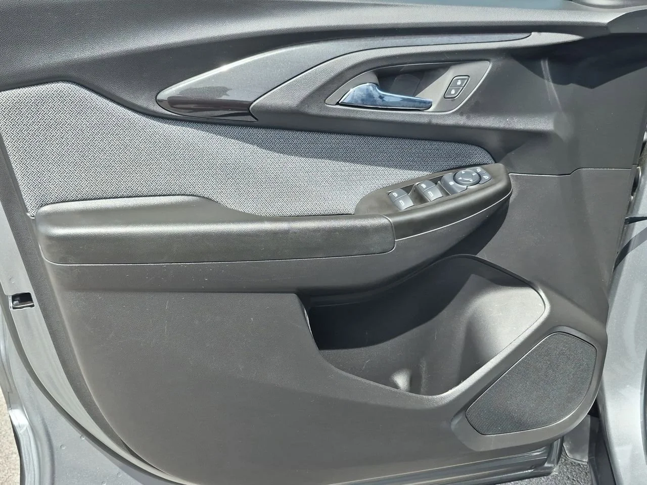 Used 2023 Sterling Gray Metallic Chevrolet LT image 21