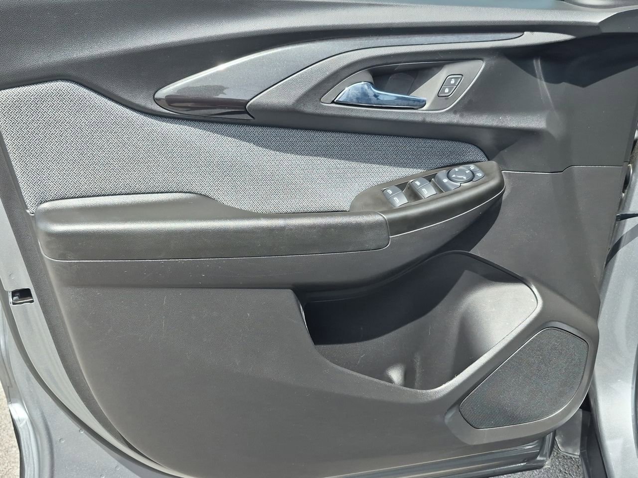 Used 2023 Sterling Gray Metallic Chevrolet LT image 21