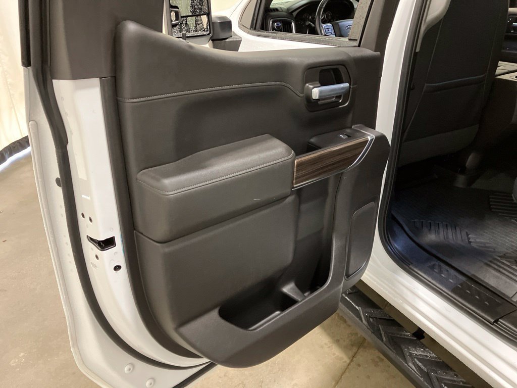 Used 2021 Summit White Chevrolet RST image 14