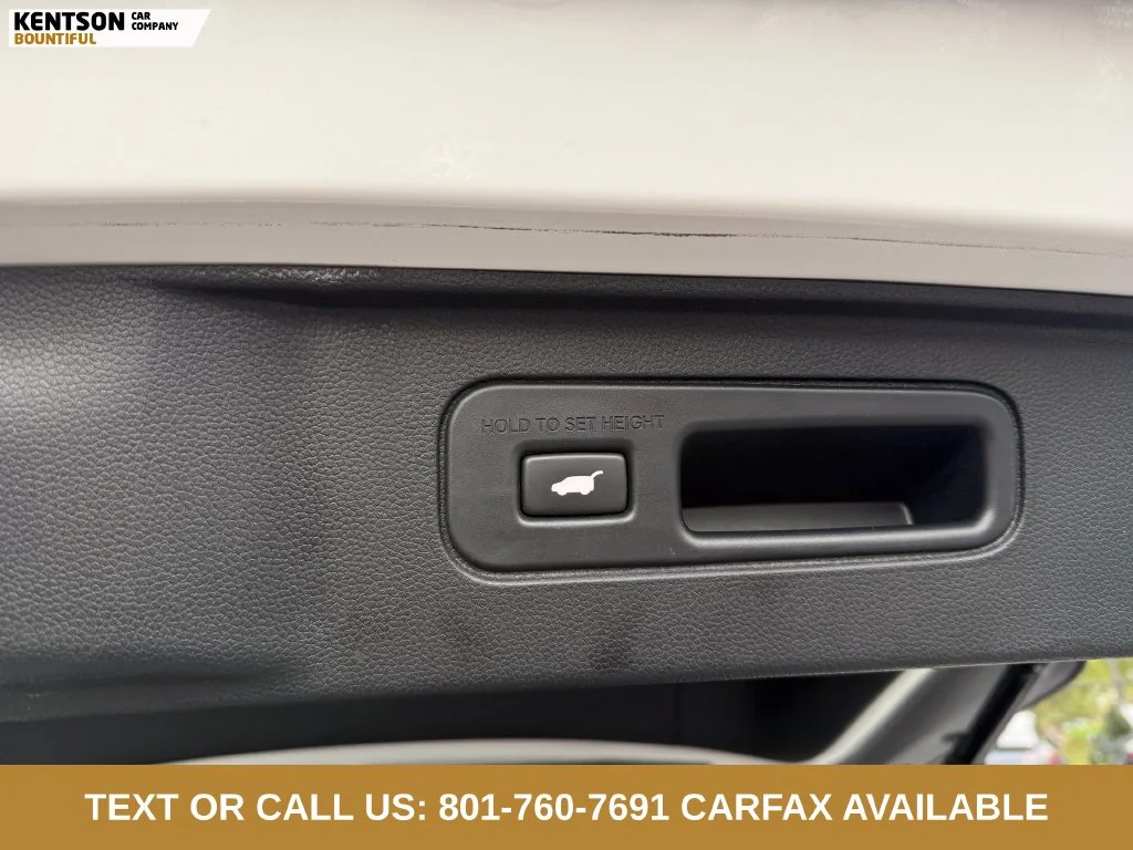 Used 2023 White Honda EX-L image 40
