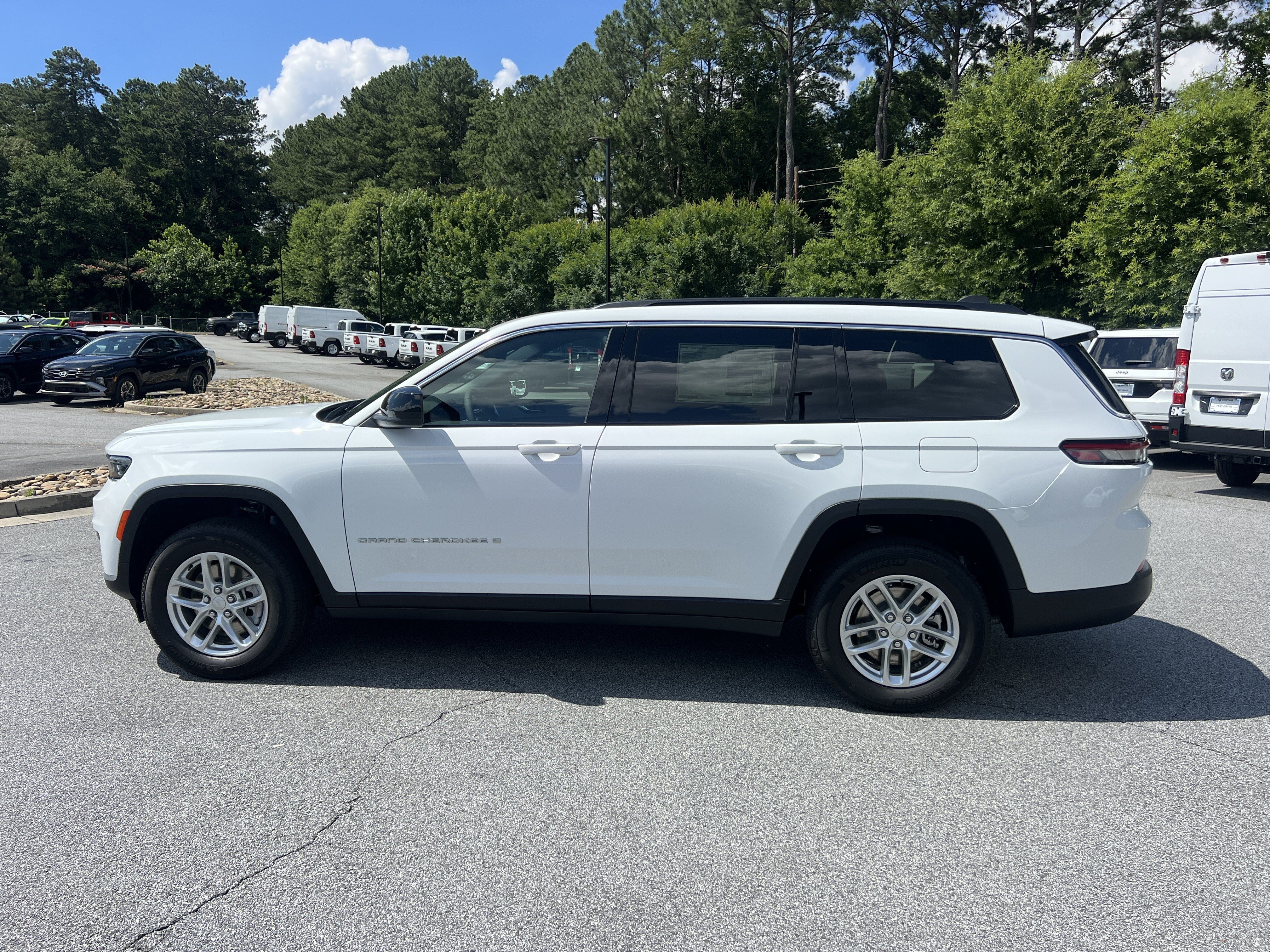 New 2026 Bright White Clearcoat Jeep Laredo image 4