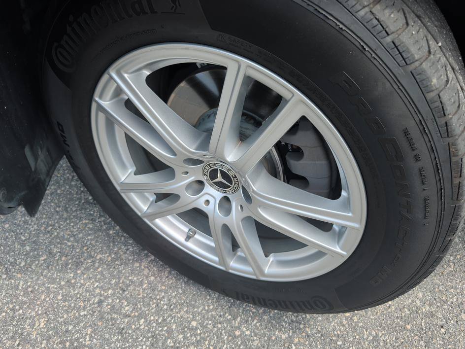 Used 2025 Black Mercedes-Benz GLC 300 image 7