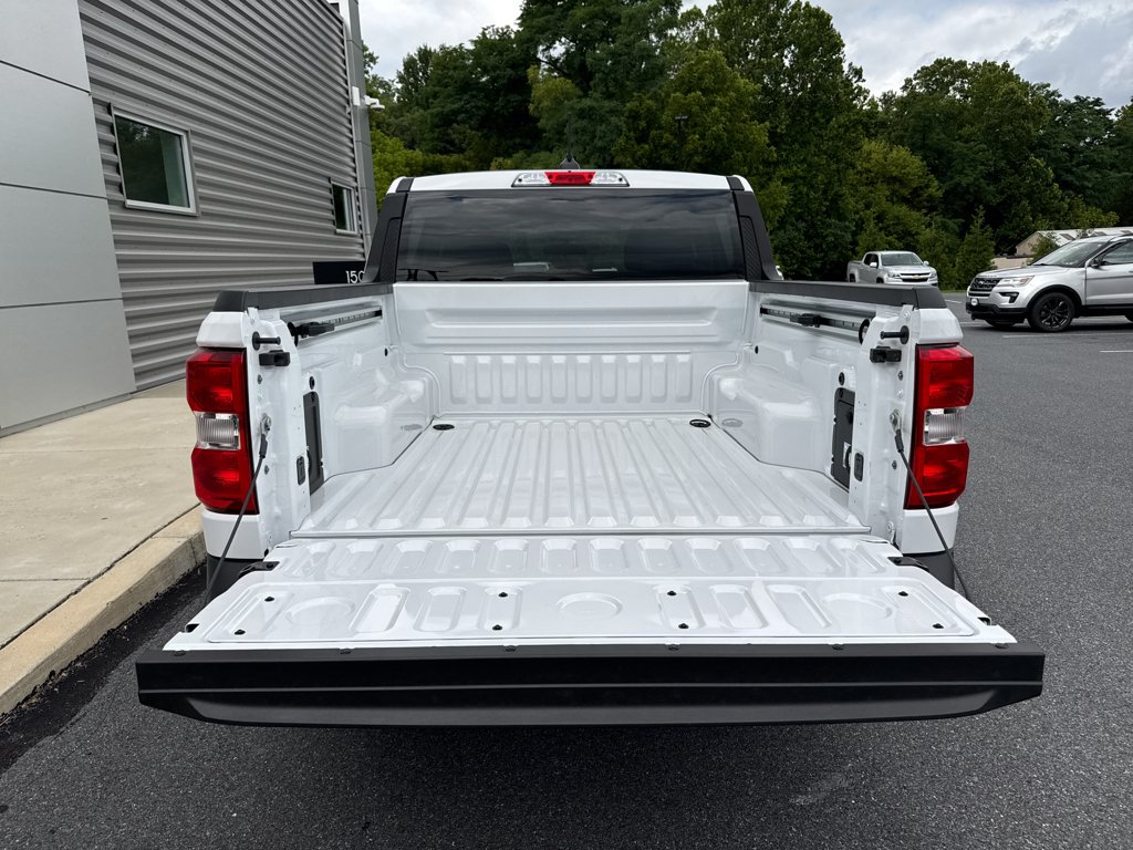 New 2026 Oxford White Ford XLT image 7