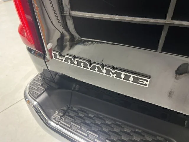 New 2026 Diamond Black Crystal Pearl-Coat Exterior Paint RAM Laramie image 30