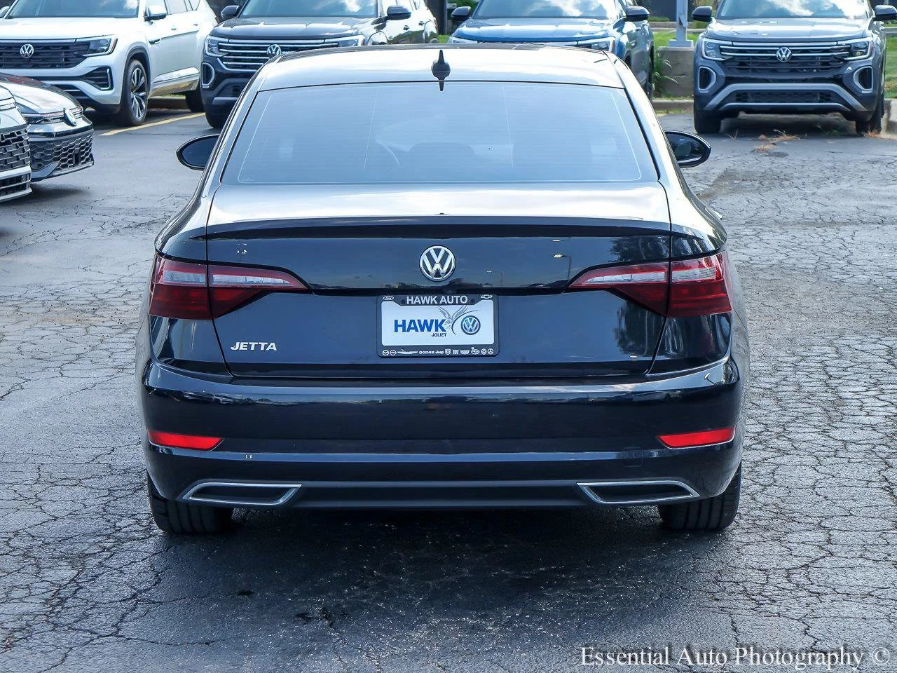 Used 2020 Deep Black Pearl Volkswagen R-Line image 5