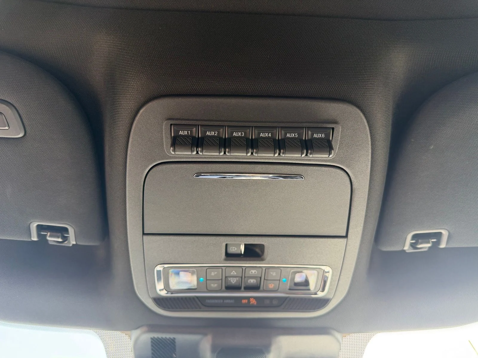 Used 2025 White Ford Raptor image 24
