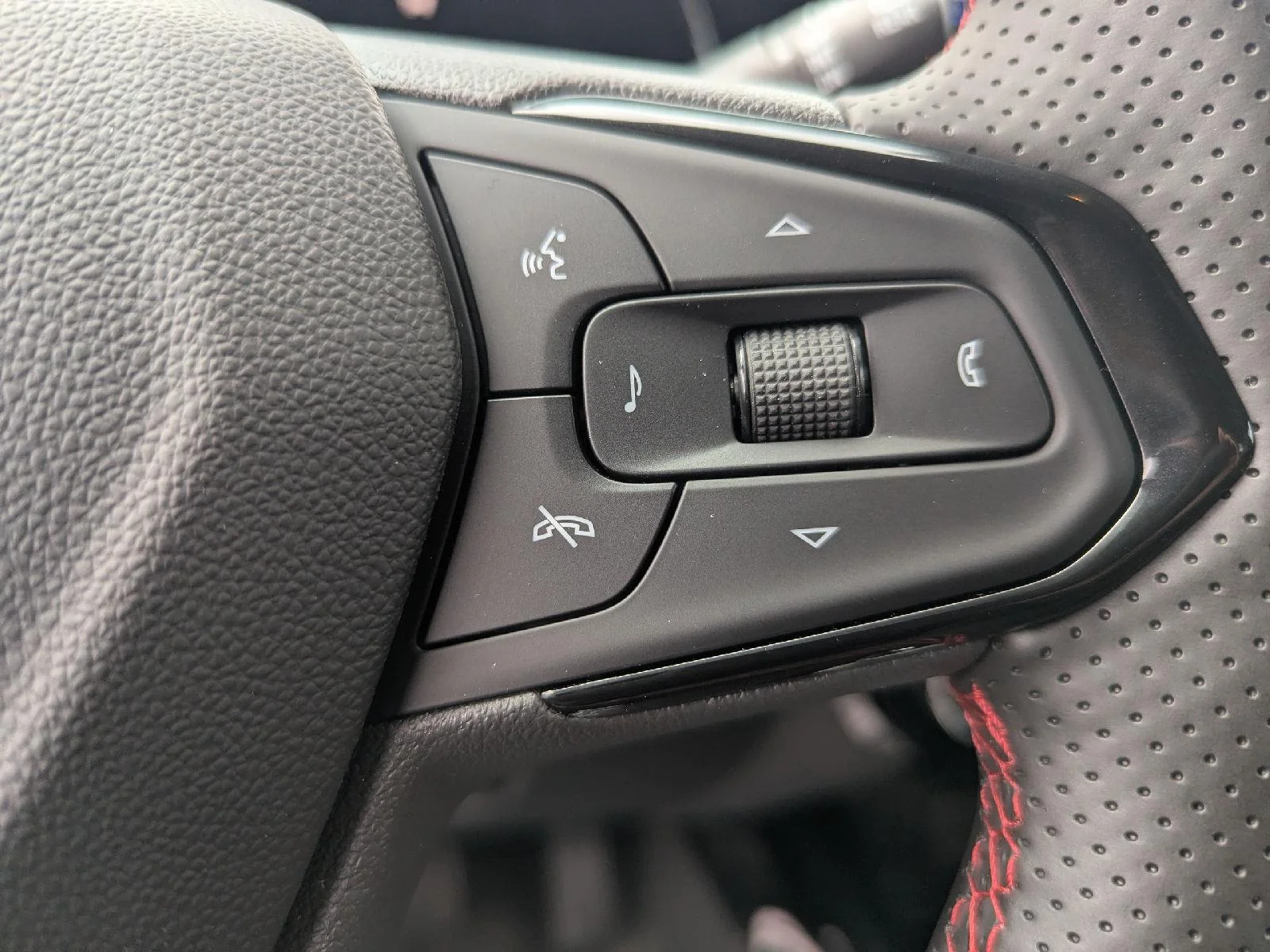 2026 Chevrolet Trax RS - Photo 41
