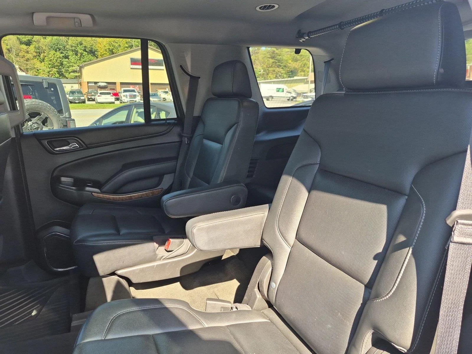 Used 2018 Silver Ice Metallic Chevrolet Premier image 31
