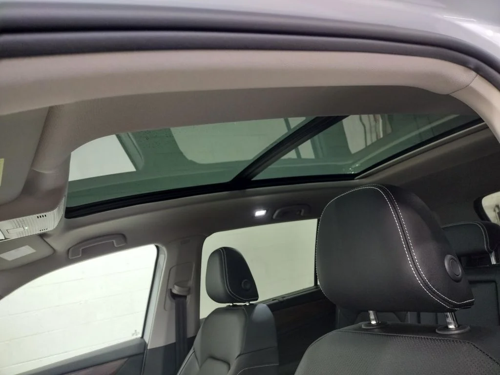 New 2026 White Volkswagen SE w/Technology image 22